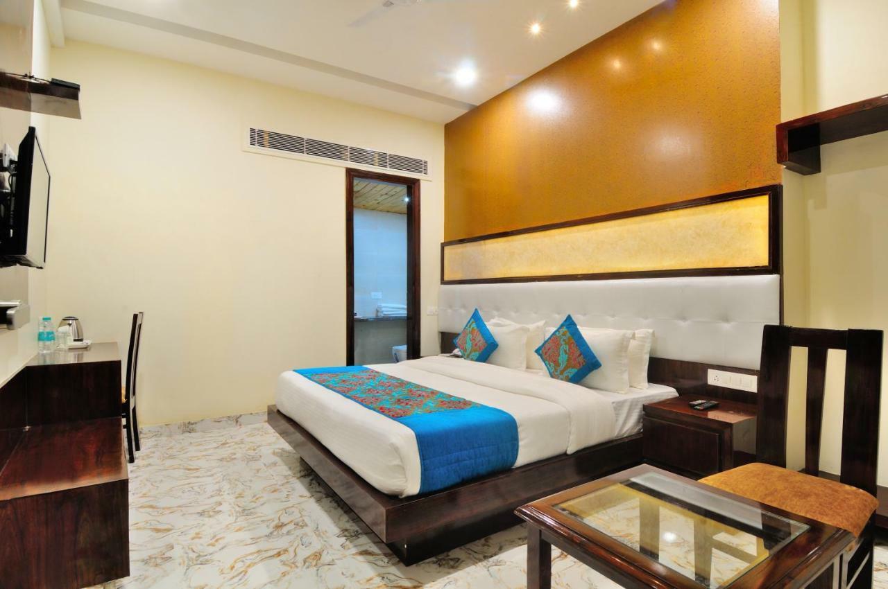 The Grand Uddhav Otel Yeni Delhi Dış mekan fotoğraf