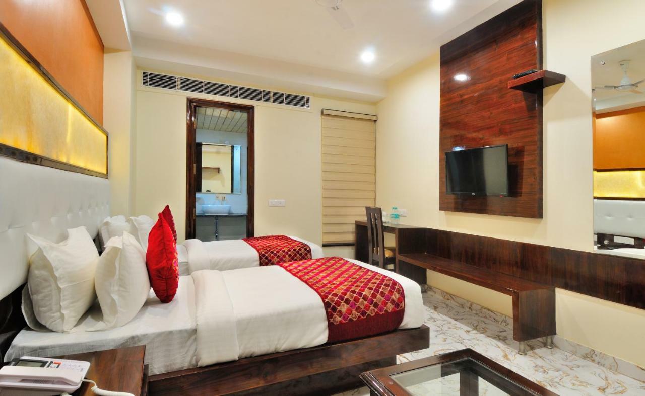 The Grand Uddhav Otel Yeni Delhi Dış mekan fotoğraf
