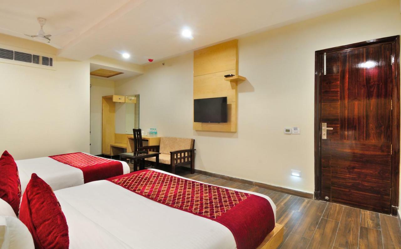 The Grand Uddhav Otel Yeni Delhi Dış mekan fotoğraf