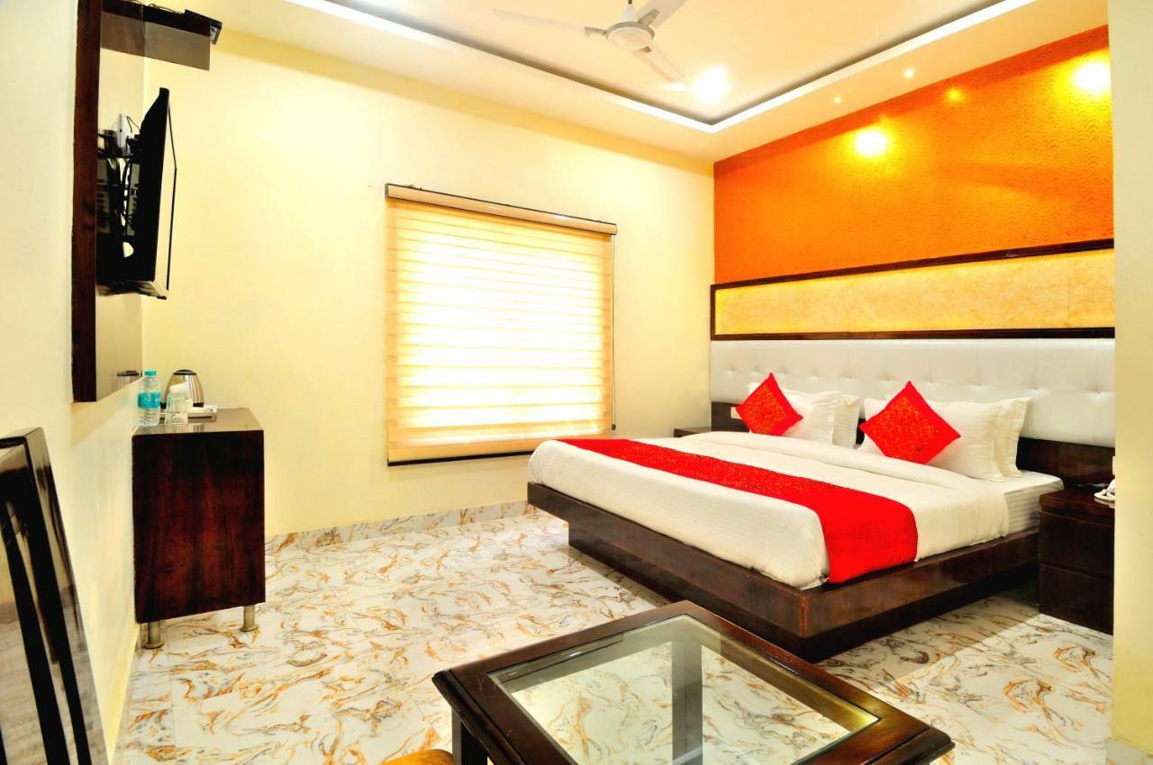 The Grand Uddhav Otel Yeni Delhi Dış mekan fotoğraf