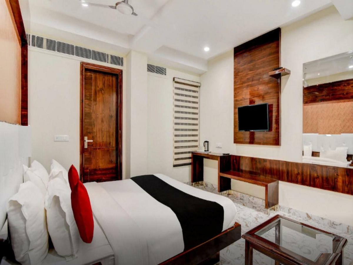 The Grand Uddhav Otel Yeni Delhi Dış mekan fotoğraf