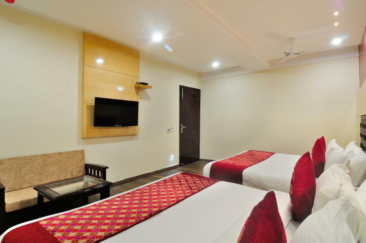 The Grand Uddhav Otel Yeni Delhi Dış mekan fotoğraf