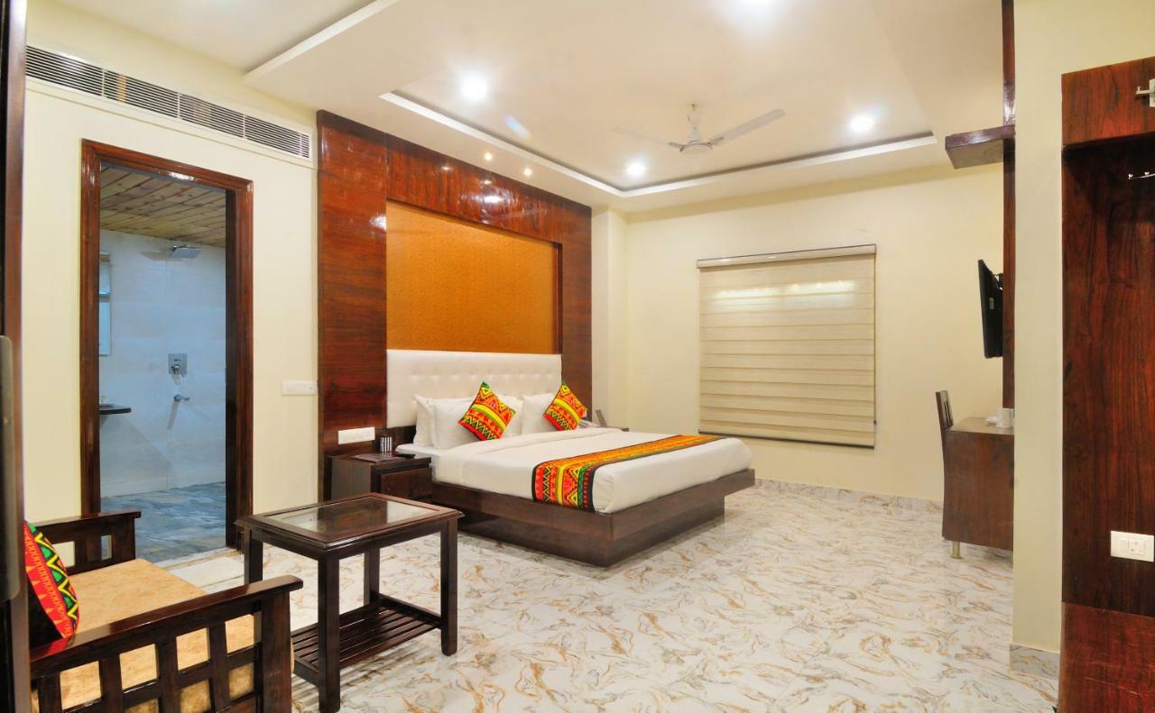 The Grand Uddhav Otel Yeni Delhi Dış mekan fotoğraf