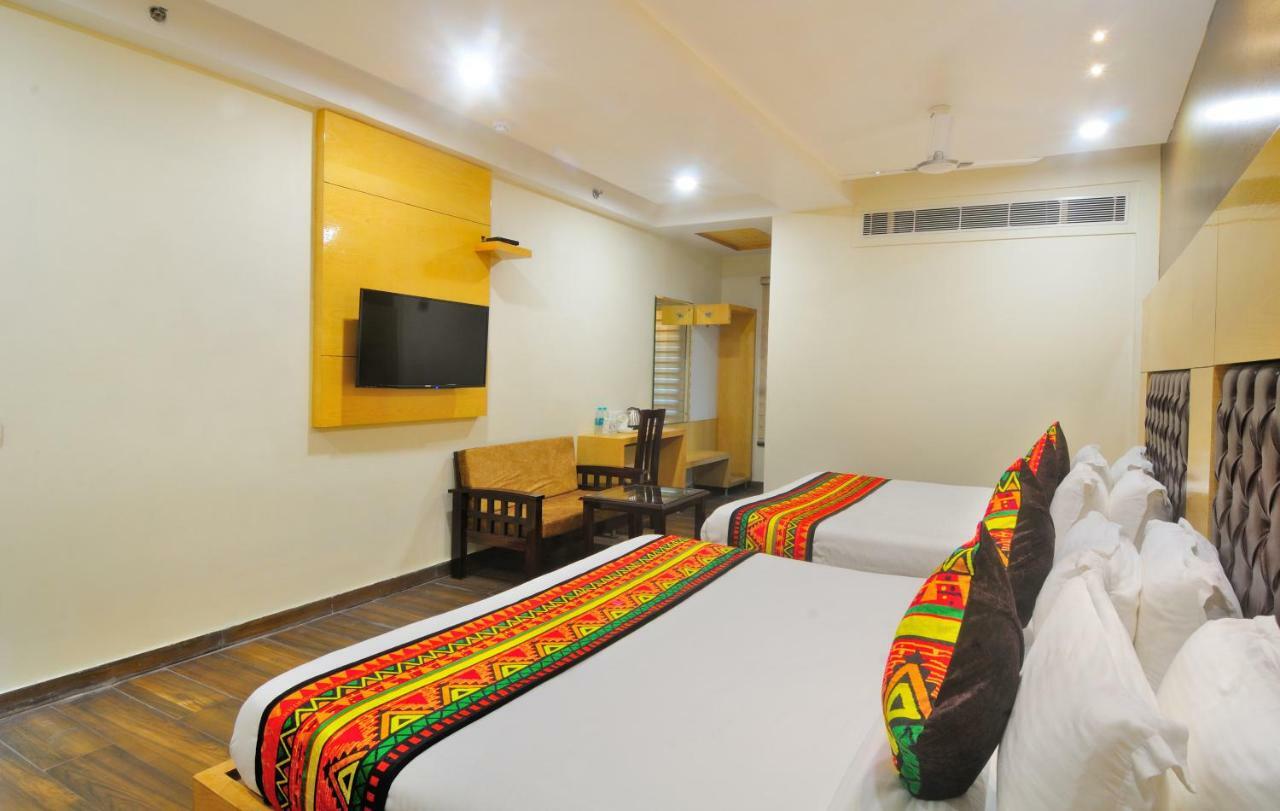 The Grand Uddhav Otel Yeni Delhi Dış mekan fotoğraf