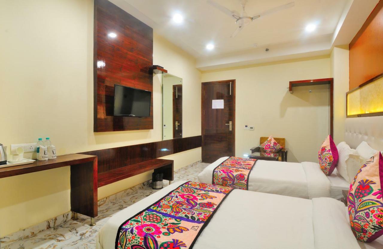 The Grand Uddhav Otel Yeni Delhi Dış mekan fotoğraf