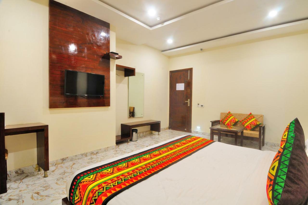 The Grand Uddhav Otel Yeni Delhi Dış mekan fotoğraf